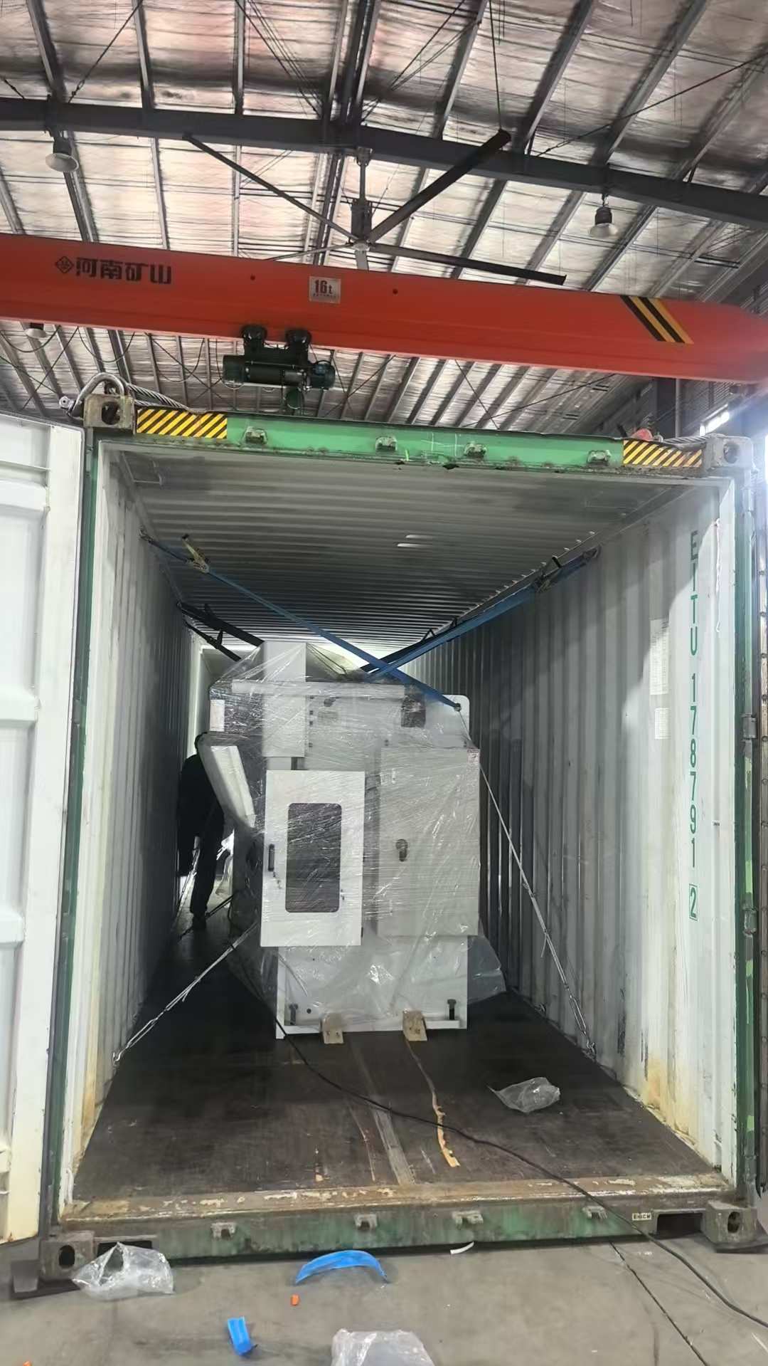 3 Sets of 160T3200mm NC press brake Tp10s shipping to Buenaventura 