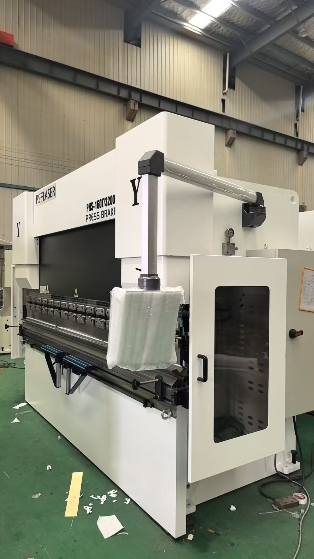 2 Sets of 160T3200mm NC press brake Tp10s shipping to Buenaventura 