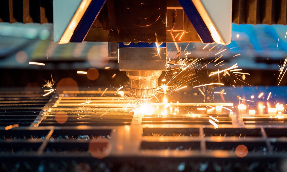 Fiber Laser Cutters vs. Plasma Cutters: 6 Key Differences